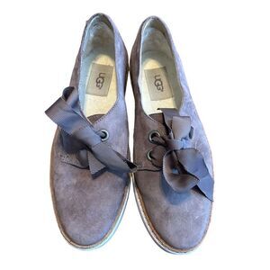 UGG Carilyn Brown Suede Lace Up Slip On Bow Flat Sneaker Shoes Women's 6